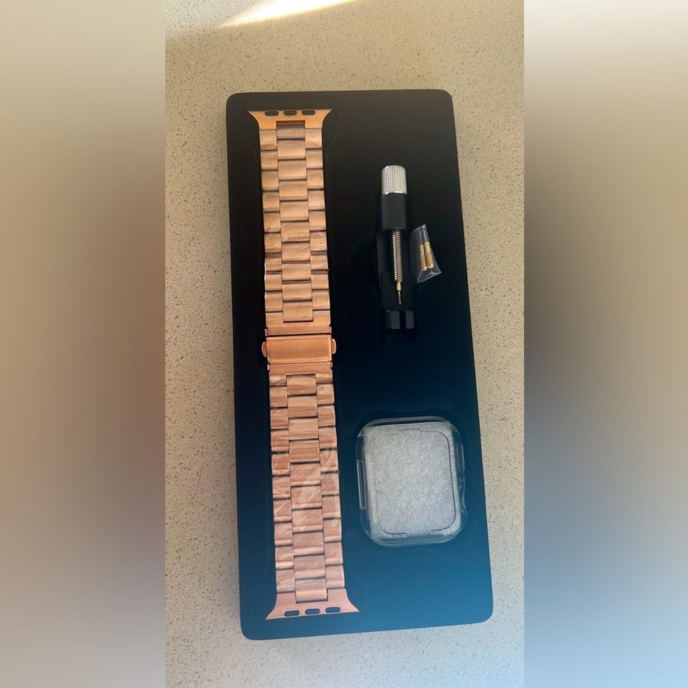Apple Watch band (42/44/46)‎ ( Brand new)
